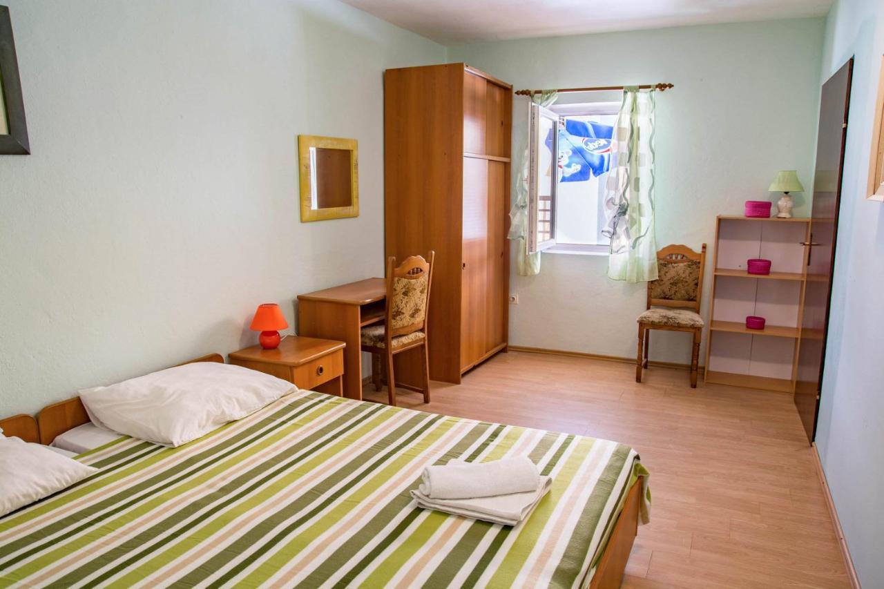 Pag Marina Rooms & Apartment 外观 照片