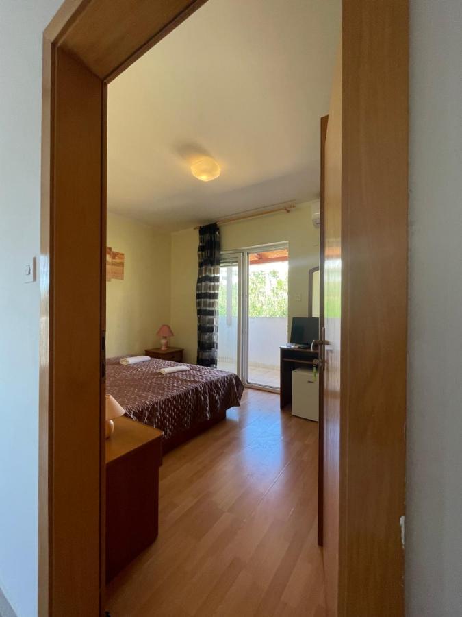 Pag Marina Rooms & Apartment 外观 照片
