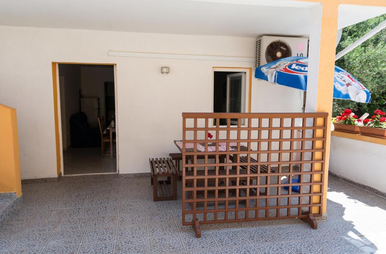 Pag Marina Rooms & Apartment 外观 照片