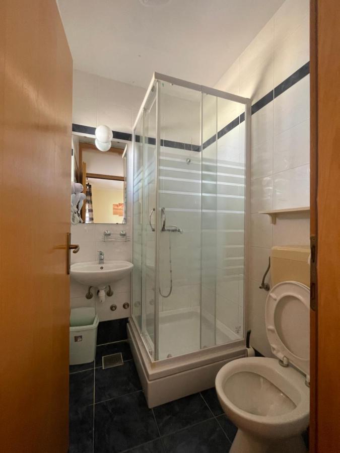 Pag Marina Rooms & Apartment 外观 照片
